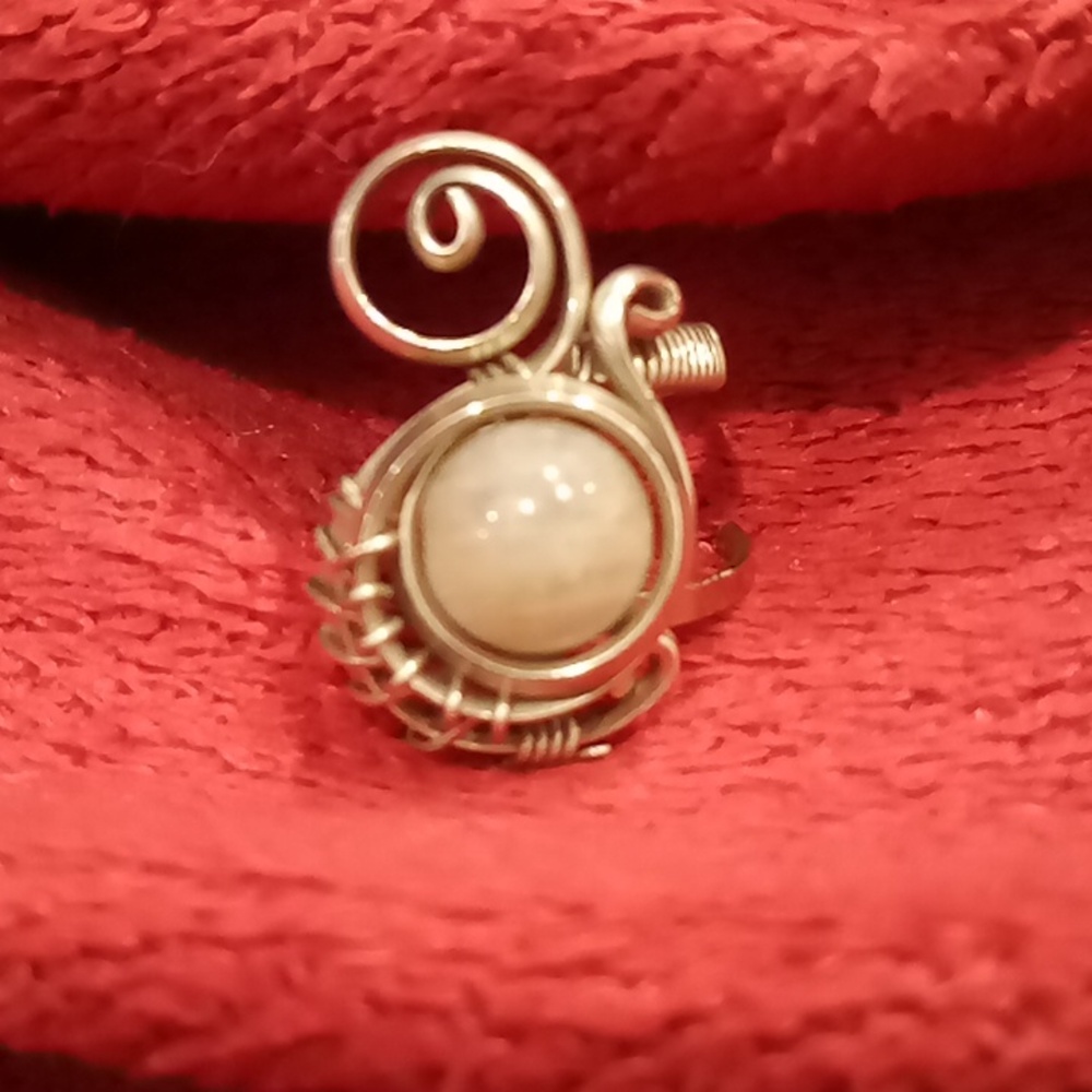 Elegant Silver Swirl Ring With Green Gem Stone Adjustable Width New